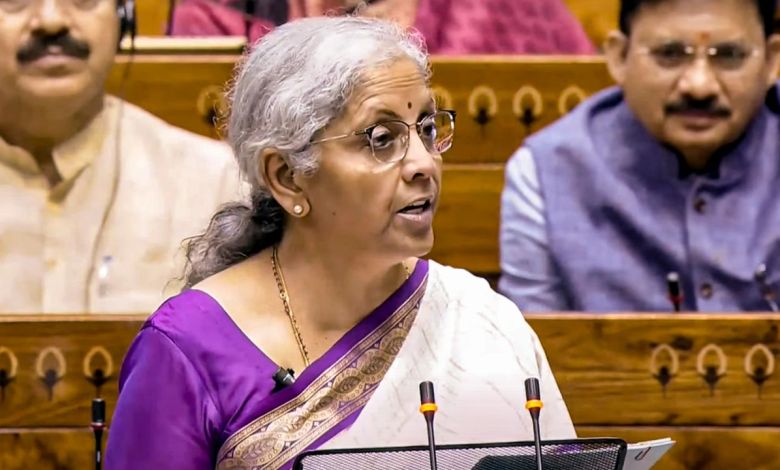 निर्मला सीतारमण का बजट भाषण 85 मिनट का, विपक्ष ने पारदर्शिता पर उठाए सवाल