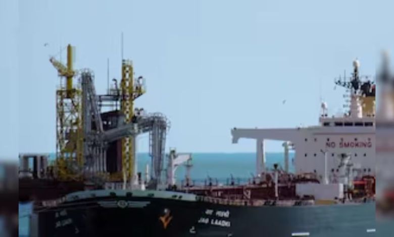 होर्मुज पार कर मुंद्रा पहुंचा ‘जग लाडकी’, 80800 मीट्रिक टन कच्चा तेल लाया