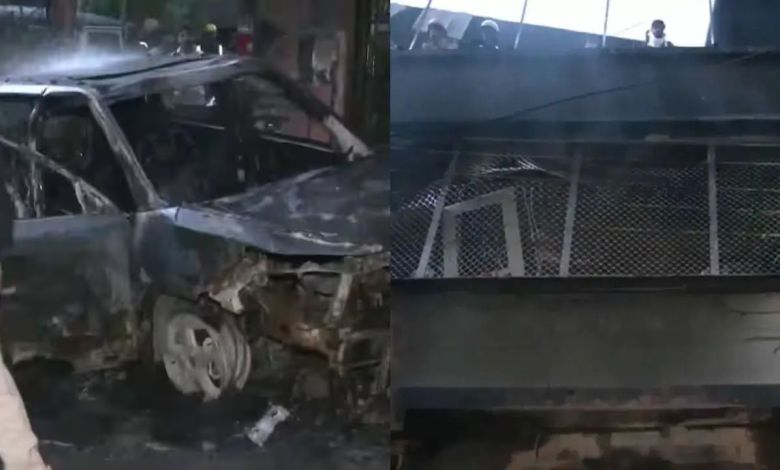 MP News: इंदौर में इलेक्ट्रिक वाहन चार्जिंग ब्लास्ट से घर में लगी भीषण आग, 7 लोगों की मौत