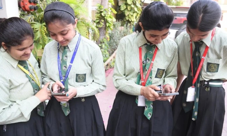 CBSE 10th Result 2026: जल्द जारी होगा रिजल्ट, DigiLocker और वेबसाइट पर ऐसे करें चेक