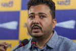 केजरीवाल सिसोदिया के बाद अब दुर्गेश पाठक का भी अदालत से अलग होने का फैसला