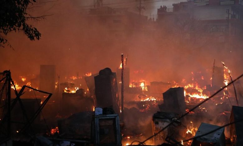 गैस सिलेंडर धमाकों से दहला विकासनगर इलाका आग में जिंदा जली दो मासूम