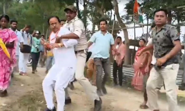 मुर्शिदाबाद में मतदान के दौरान हिंसा भड़की काफिले पर पथराव से मचा हड़कंप