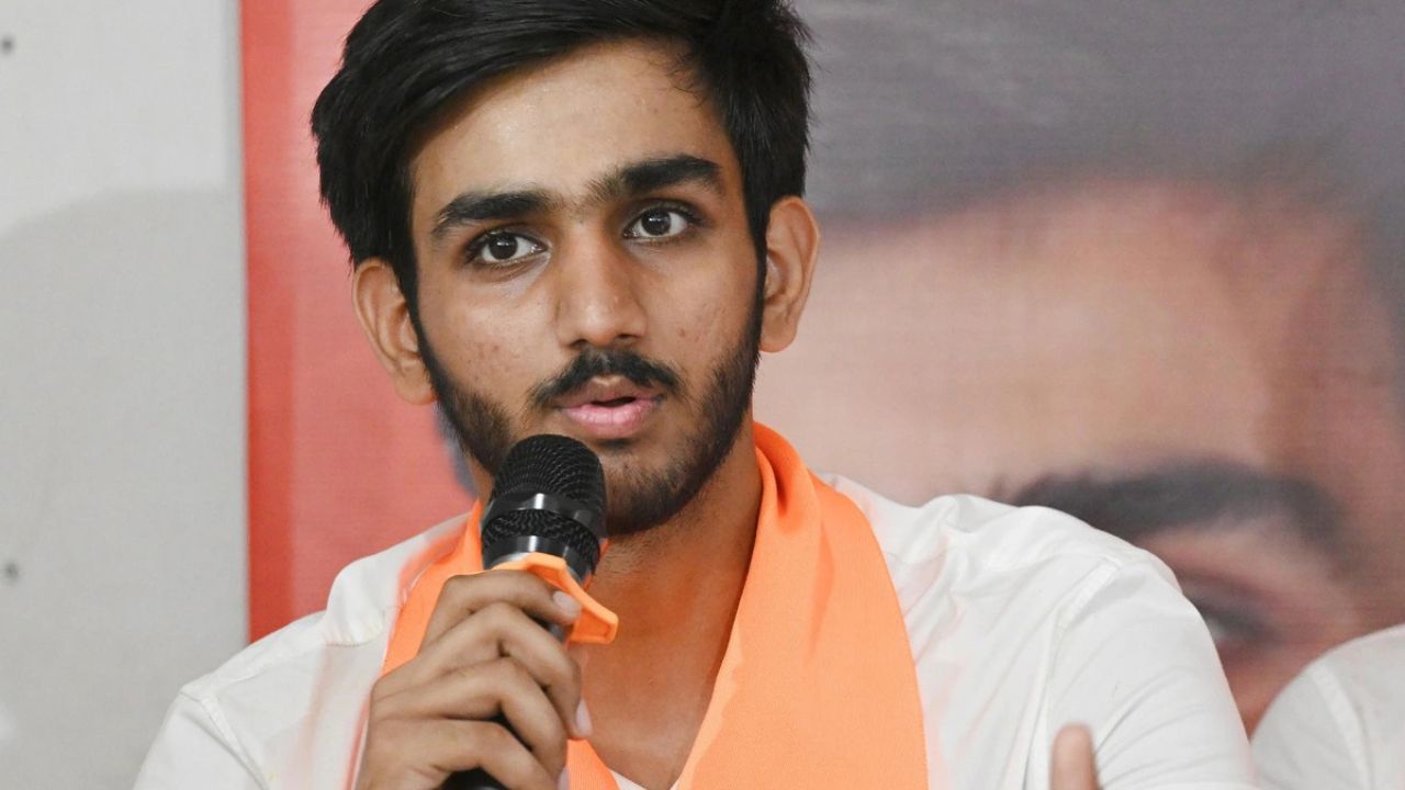 Haryana News: कौन है आर्यन मान, जो ABVP के बैनर पर बने DUSU अध्यक्ष
