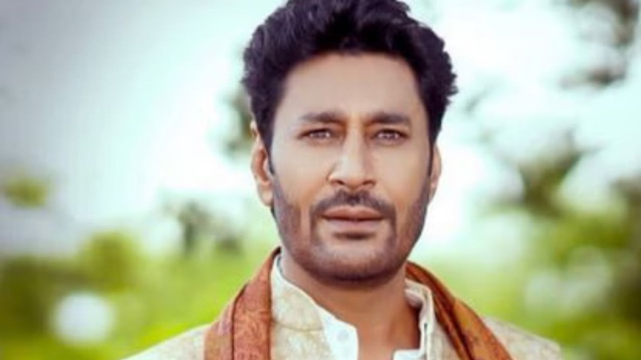 Harbhajan Mann рдХреА рдЧрд╛рдбрд╝реА рдбрд┐рд╡рд╛рдЗрдбрд░ рд╕реЗ рдЯрдХрд░рд╛рдИ, рдкрд▓рдЯреА рдХрд╛рд░ рдореЗрдВ рдмрд╛рд▓-рдмрд╛рд▓ рдмрдЪреЗ рд╕рд┐рдВрдЧрд░, рдПрдХ рдЧрд╛рд░реНрдб рдШрд╛рдпрд▓