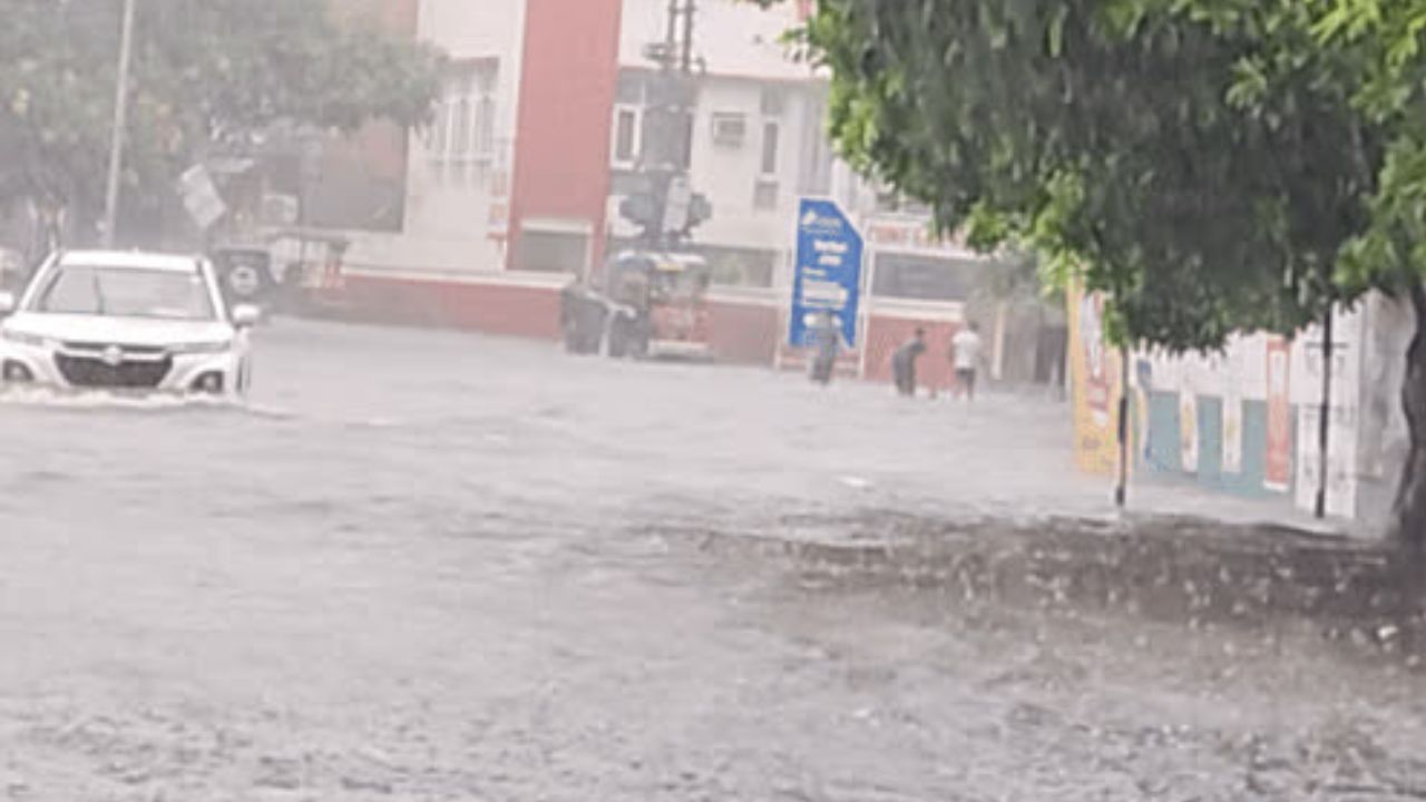 Haryana Weather: कुरुक्षेत्र में मारकंडा नदी उफान पर, हथिनीकुंड से छोड़ा पानी, सात जिलों में बढ़ा खतरा