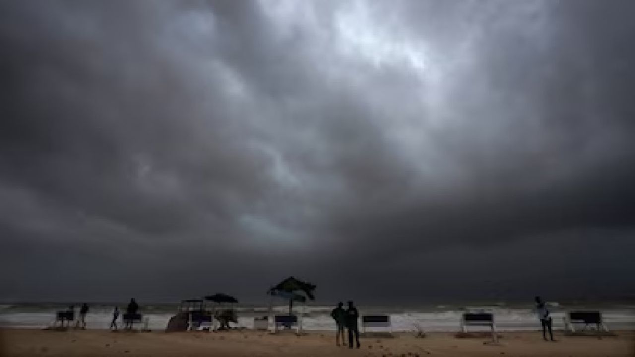 Haryana Weather: आज पंचकूला, यमुनानगर और अंबाला में बूंदाबांदी, दिन में लोगों को परेशान करेगी गर्मी