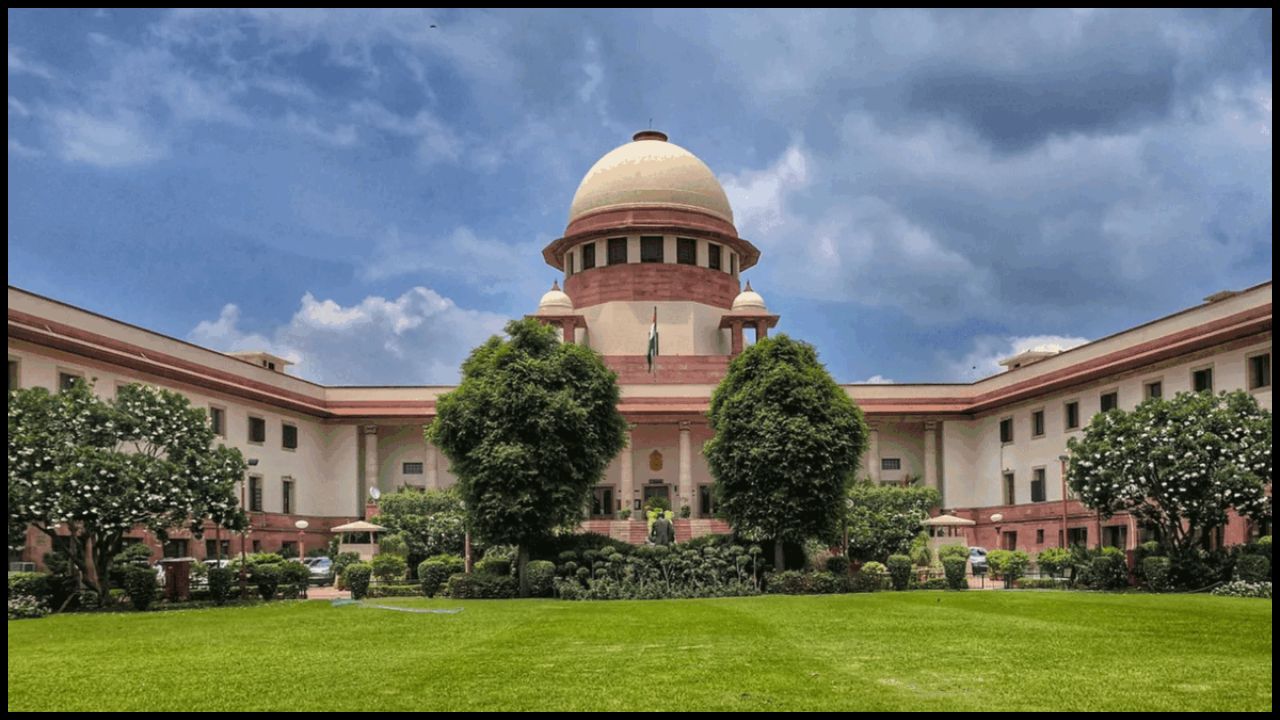 सुप्रीम कोर्ट ने 71 वर्षीय महिला के मामले में वकील और पुलिस की कार्रवाई पर दिखाई सख्ती, पढ़ें पूरी कहानी