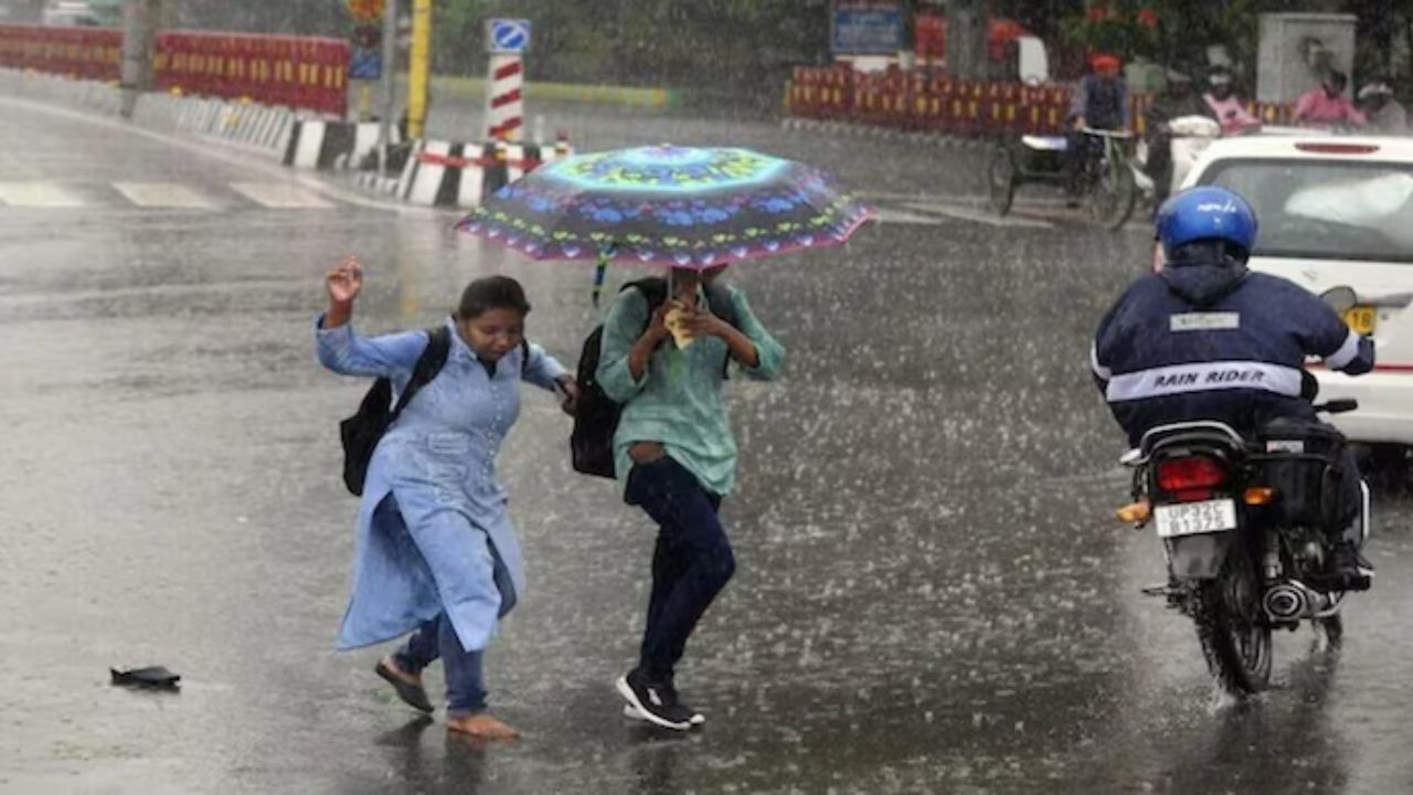 Haryana Weather: рд╣рд░рд┐рдпрд╛рдгрд╛ рдореЗрдВ рдмрджрд▓реЗрдЧрд╛ рдореМрд╕рдо, рдмрд┐рдЦрд░рд╛рд╡ рд╡рд╛рд▓реА рдмрд╛рд░рд┐рд╢ рд╕рдВрднрд╡, рддрд╛рдкрдорд╛рди рдореЗрдВ рдЧрд┐рд░рд╛рд╡рдЯ рдХреА рд╕рдВрднрд╛рд╡рдирд╛