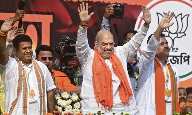बंगाल में सत्ता परिवर्तन के बीच अमित शाह पहुंचे कोलकाता, BJP में बड़ा फैसला