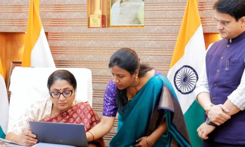 दिल्ली में जनगणना 2027 सेल्फ एन्यूमरेशन शुरू एलजी और सीएम ने भरा डेटा