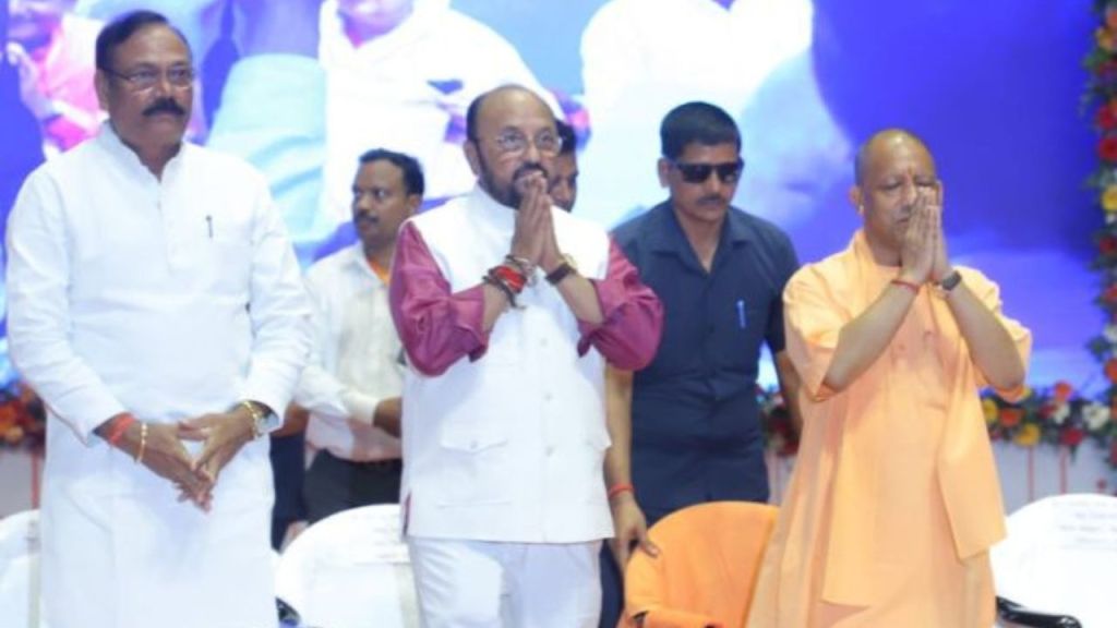 सीएम योगी ने शुरू की मुख्यमंत्री शिक्षक कैशलेस चिकित्सा योजना, 10 लाख शिक्षकों को मिलेगा लाभ