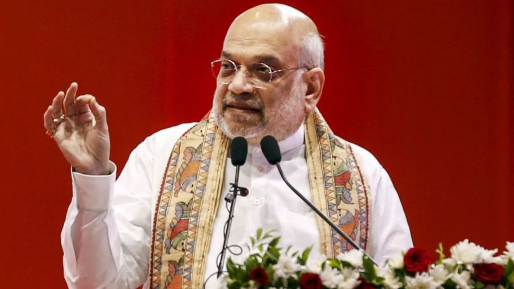 बंबीहा गैंग पर बड़ी कार्रवाई, तीन कथित भगोड़ों का मलेशिया से भारत प्रत्यर्पण, अमित शाह ने दी जानकारी