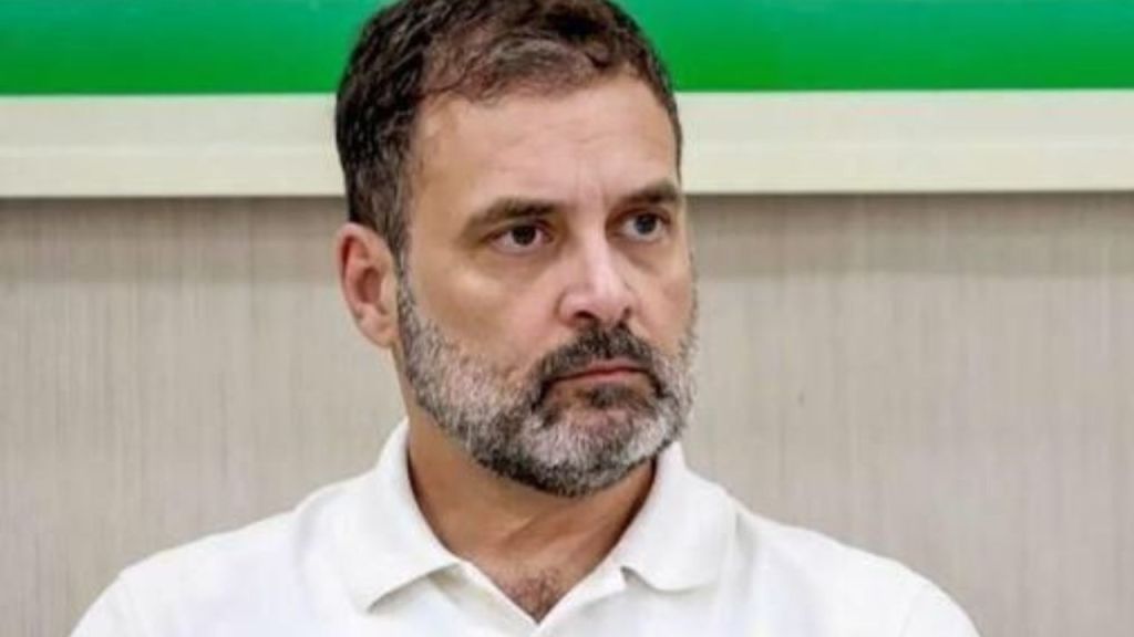 राहुल गांधी के थाने में धरने पर गरमाई सियासत, BJP नेताओं ने बताया राजनीतिक ड्रामा और हठयोग